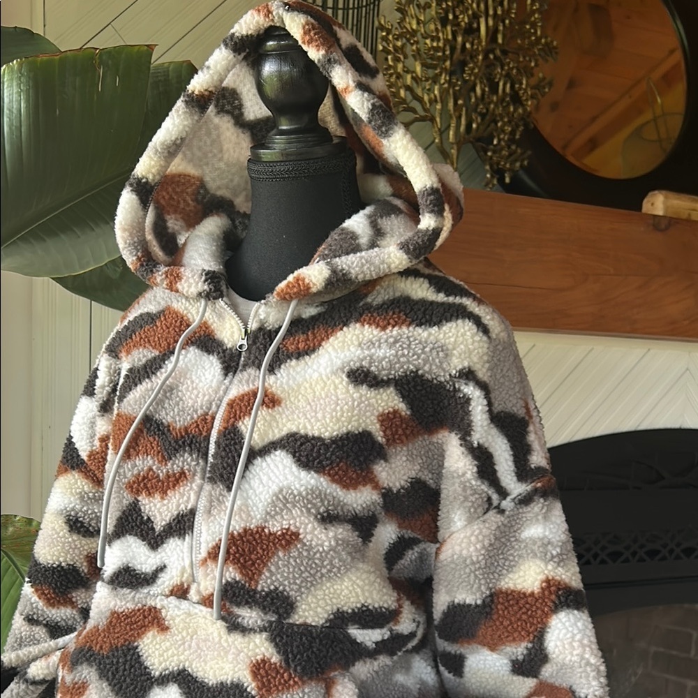 Eddie Bauer We Wander Fleece Half Zip Hoodie - Picture 4 of 9